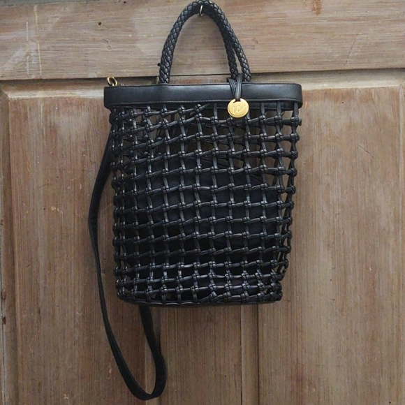 Liz Claiborne Handbags - Vintage Liz Claiborne basket weave bucket handbag